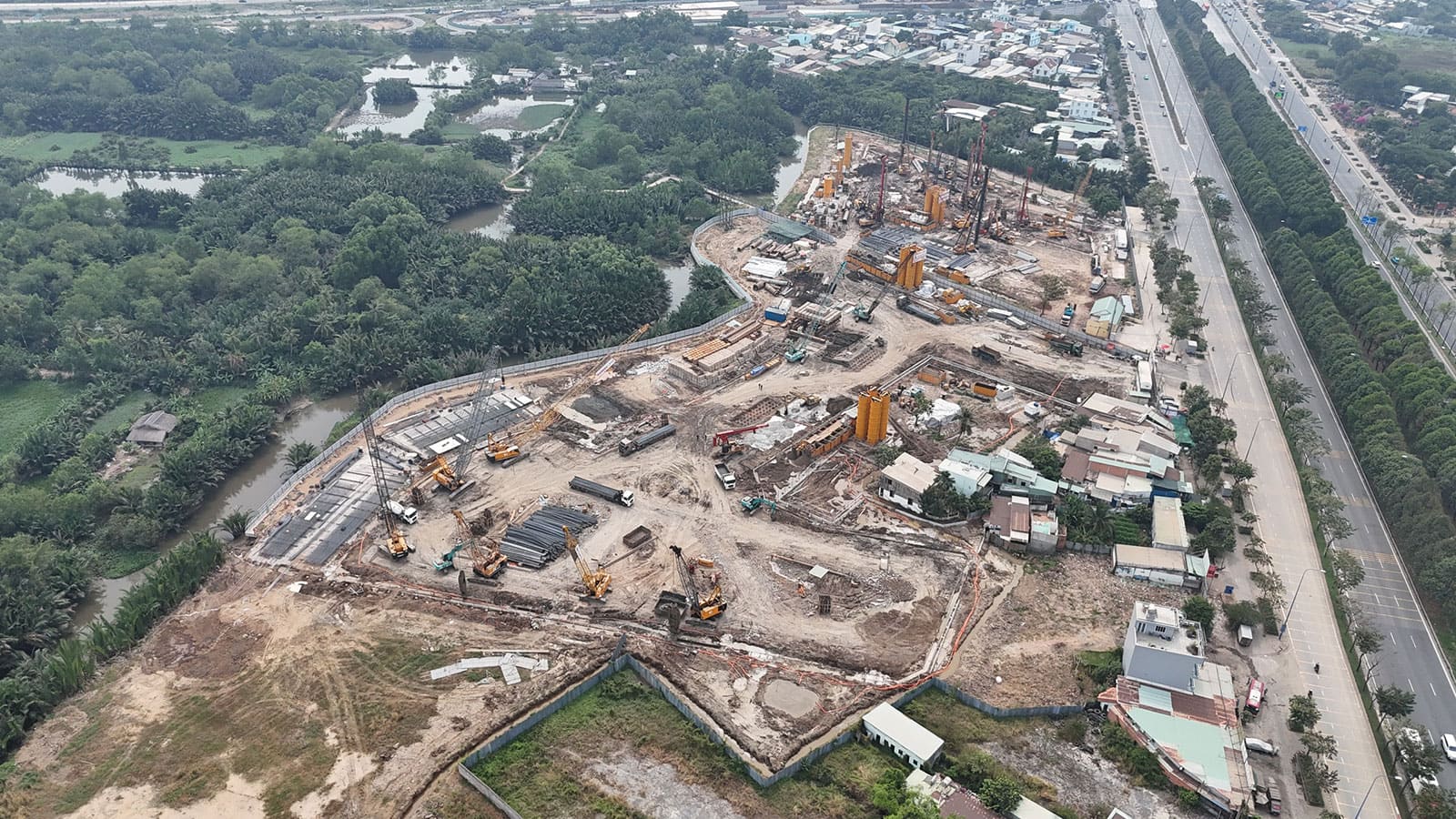Tiến độ xây dựng Eaton Park Gamuda Land tháng 01 năm 2024.