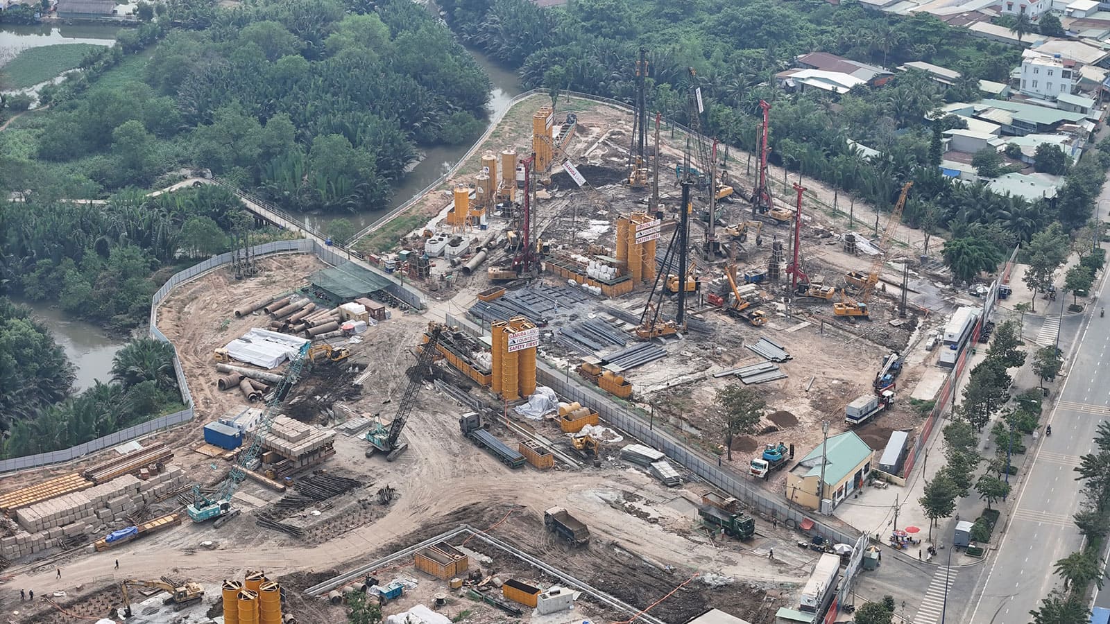 Tiến độ xây dựng Eaton Park Gamuda Land tháng 01 năm 2024.
