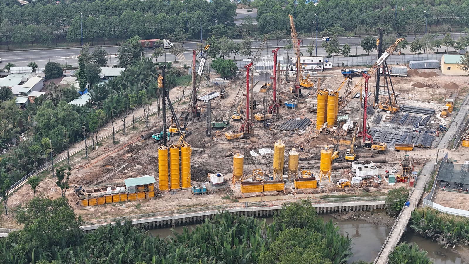 Tiến độ xây dựng Eaton Park Gamuda Land tháng 01 năm 2024.